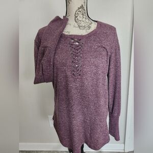 Juniors size medium lattice front long sleeve soft shirt mauve color
